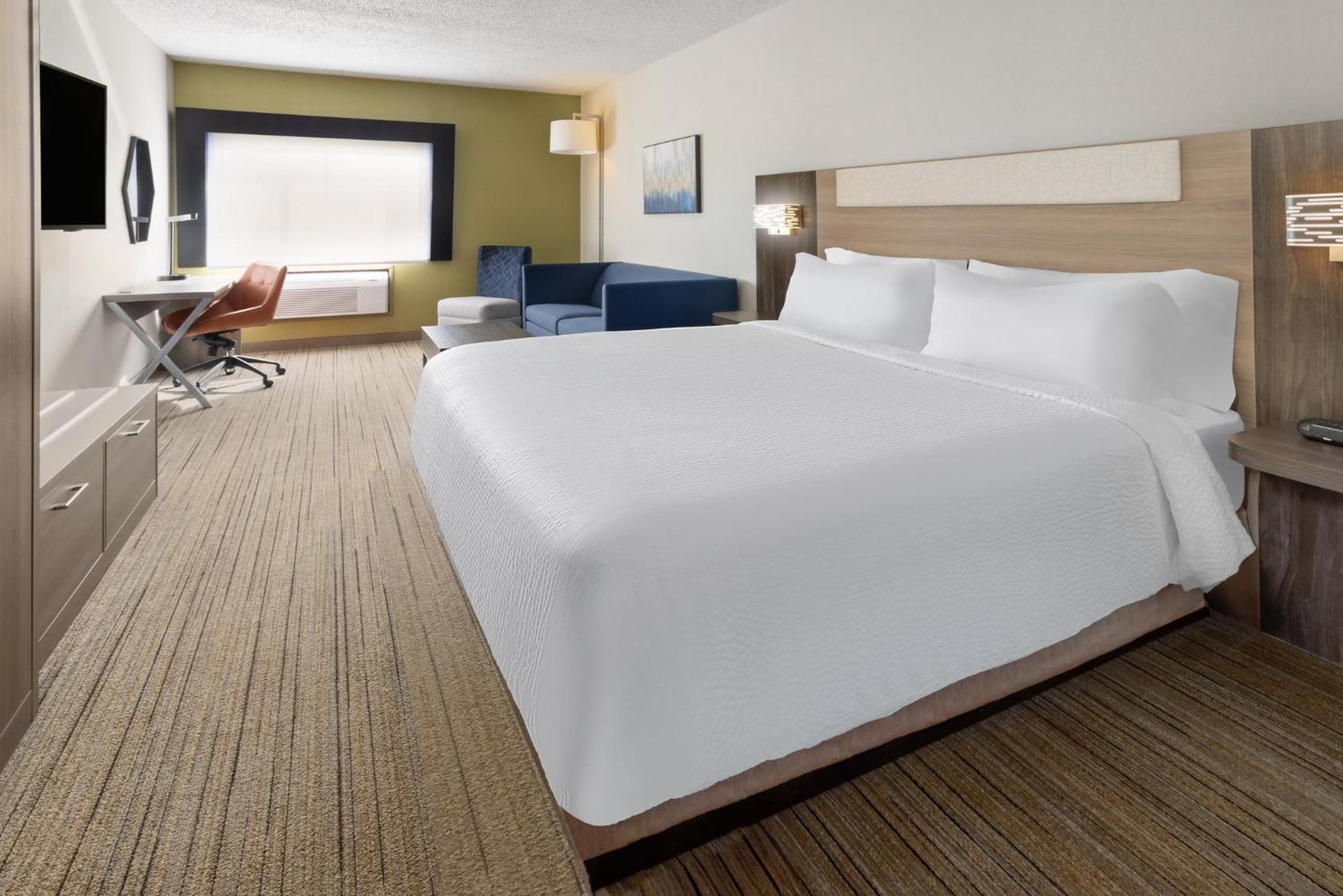 Holiday Inn Express Stony Brook-Long Island By Ihg Centereach Exterior photo