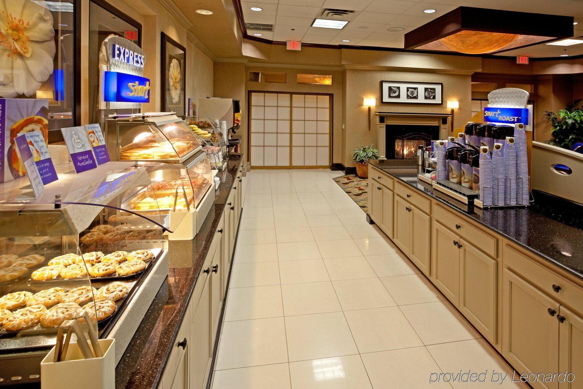 Holiday Inn Express Stony Brook-Long Island By Ihg Centereach Restaurant photo