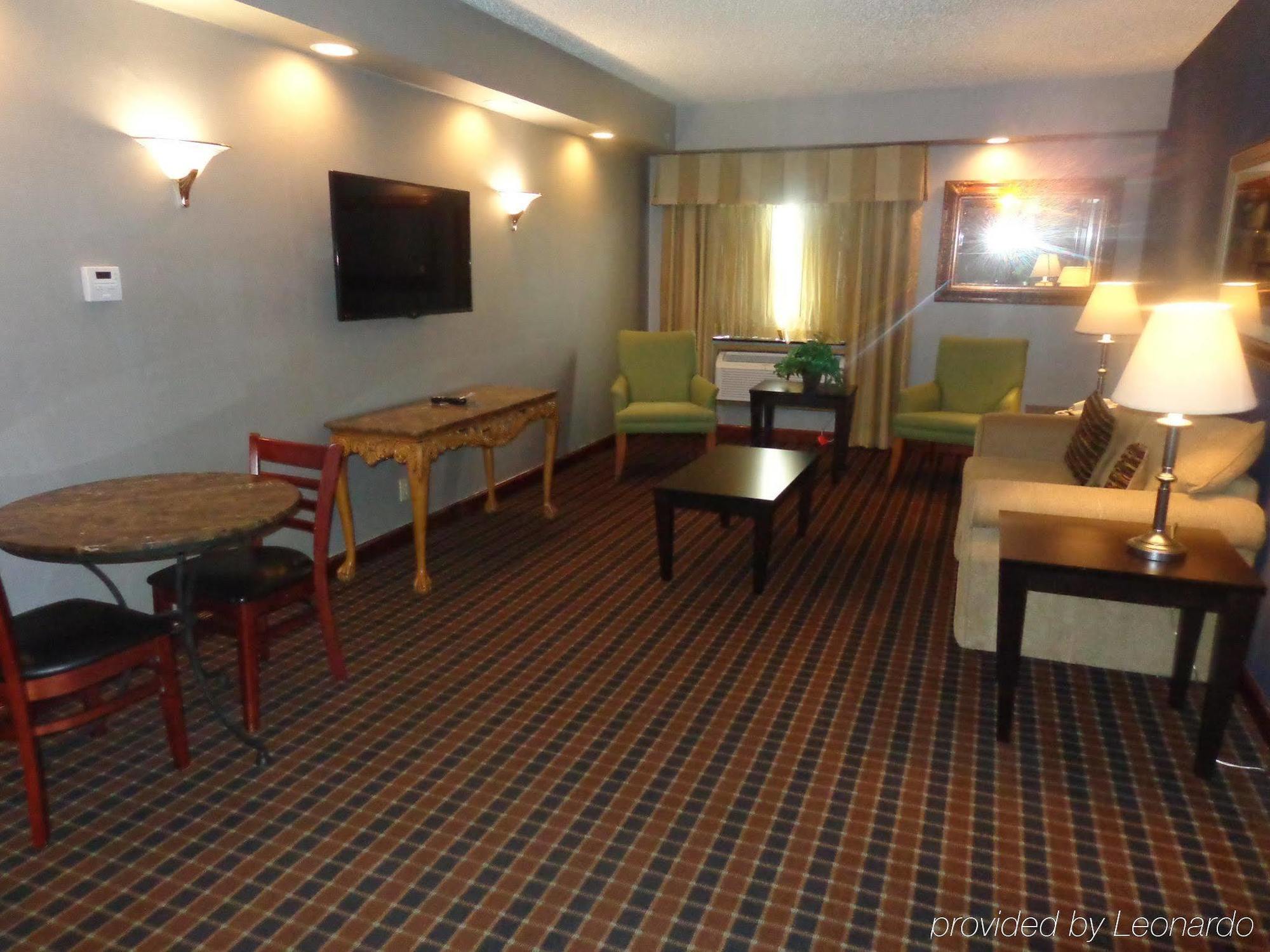 Holiday Inn Express Stony Brook-Long Island By Ihg Centereach Exterior photo